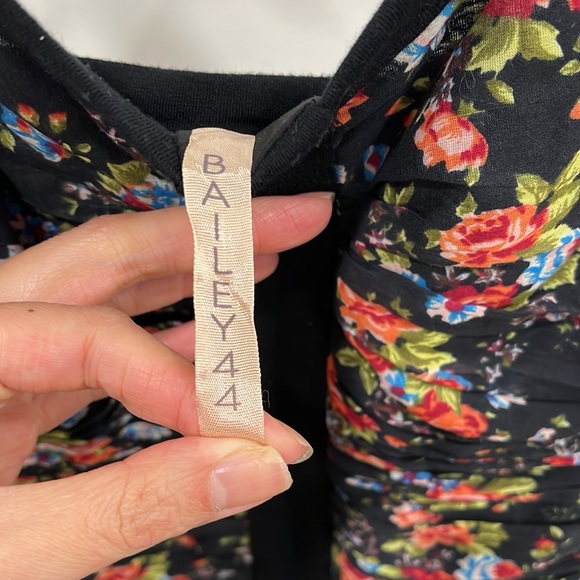 Ruched Black Floral Bodycon Dress - Picture 6 of 9